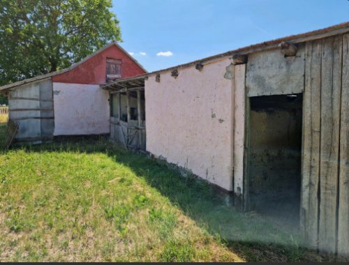 (ACA) Gut erhaltenes Bauernhaus im Orginalzustand und viel Grund (ROG09)