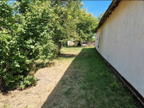 (ACA) Gut erhaltenes Bauernhaus im Orginalzustand und viel Grund (ROG09)