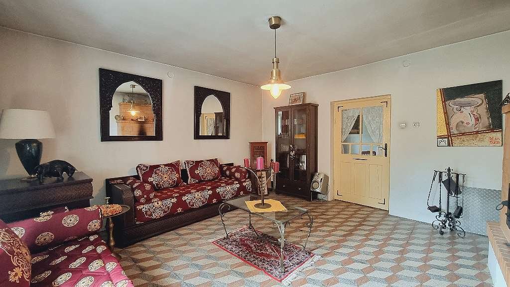 Großer Pferdehof mit Haupthaus & 3 Gäste-Apartments (WH0220-3)