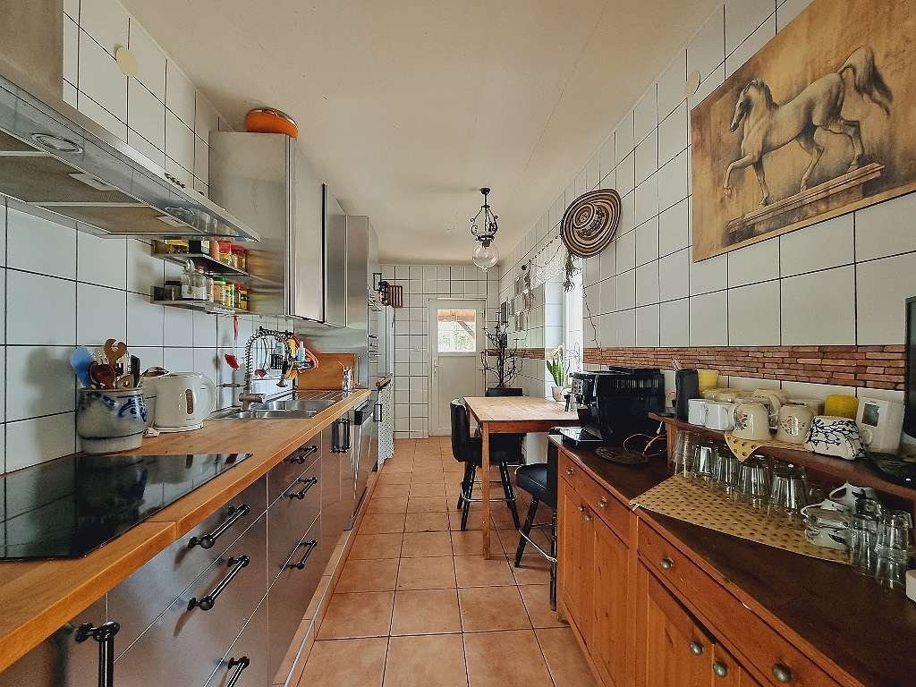 Großer Pferdehof mit Haupthaus & 3 Gäste-Apartments (WH0220-3)