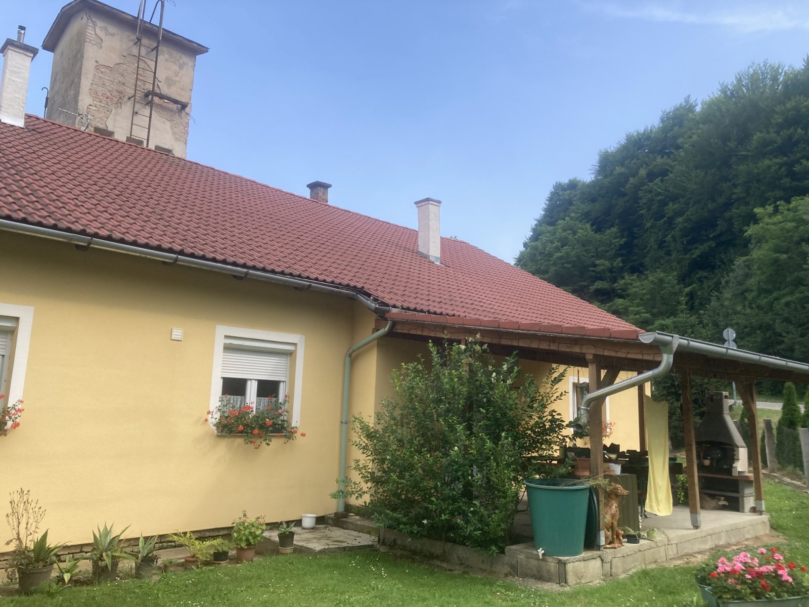 Ehemalige Kasernengebäude mit vielfältigen Nutzungsmöglichkeiten (IMM505)