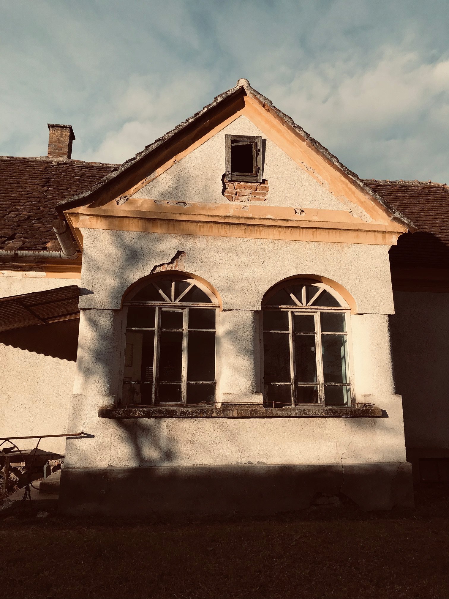 (ACA) Renovierungsbedürftiges Haus mit großem Grundstück & Scheune (IMM529)
