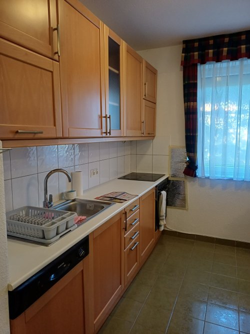 (AAB) Renovierte, möbilierte Wohnung im ersten Stock (KK025)