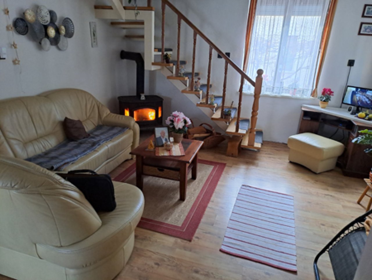 (AAA) Zweigenerationenhaus + Studio-Apartment Nähe Österreich (IMM523)