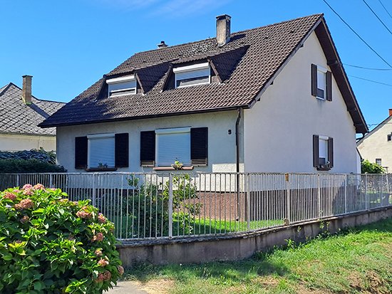 (AAA) Zweigenerationenhaus + Studio-Apartment Nähe Österreich