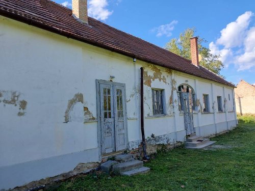 (ACA) Renovierungsbedürftiges Herrenhaus mit viel Potential (BKM09)