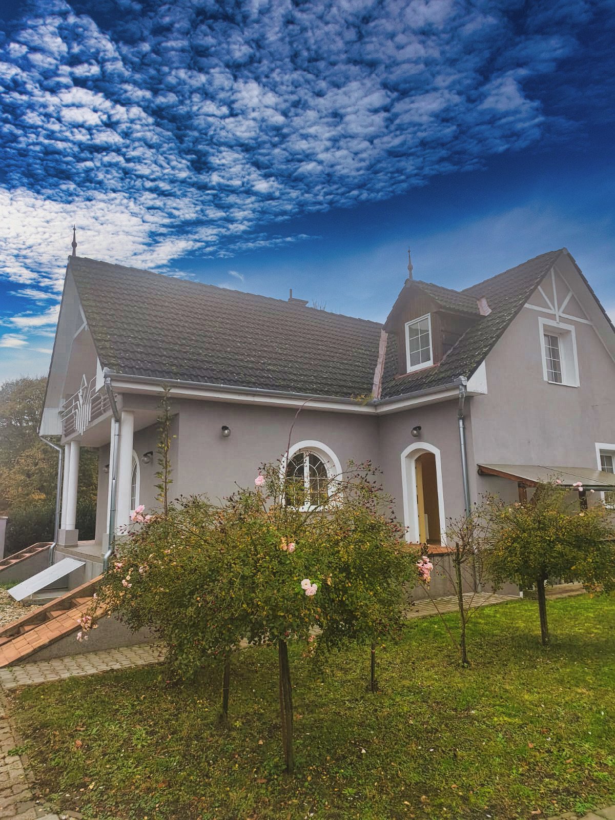 (AAA) Großes gepflegtes Familienhaus / Pension / Wohngemeinschaft