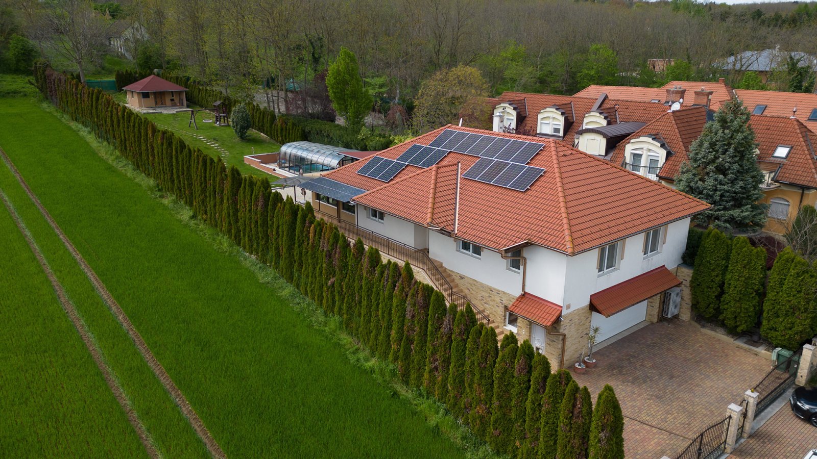 (AAA) Schickes Einfamilienhaus in ruhiger Lage bei Héviz