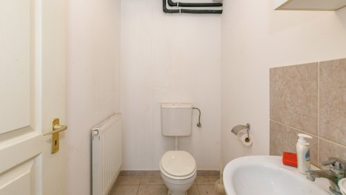 (AAA) Schickes Einfamilienhaus in ruhiger Lage bei Héviz (33859)