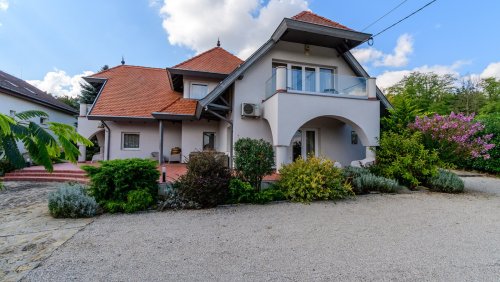 (AAA) Schönes Anwesen mit Ferienwohnungen oder Mehrgenerationenhaus (33863)