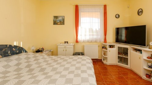 (AAA) Schöner Bungalow in gutem Zustand mit Panoramablick (33858)