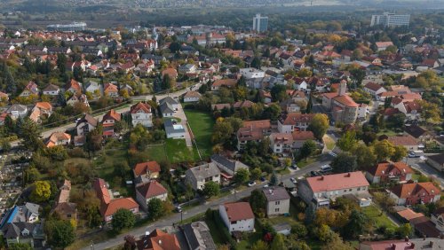 (A-A) Bau-Grundstück im Westen von Héviz (77590)