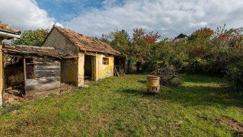(A-A) Bau-Grundstück im Westen von Héviz (77590)