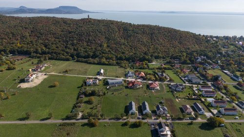 (AAA) Modernes Einfamilienhaus mit Nähe zum Balaton (33856)