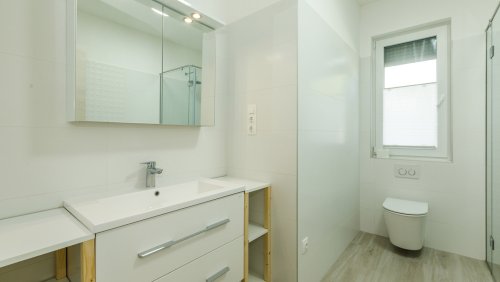 (AAA) Bungalow mit Panoramablick auf den Balaton (33500)