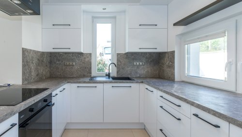 (AAA) Bungalow mit Panoramablick auf den Balaton (33500)