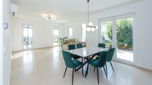 (AAA) Bungalow mit Panoramablick auf den Balaton (33500)