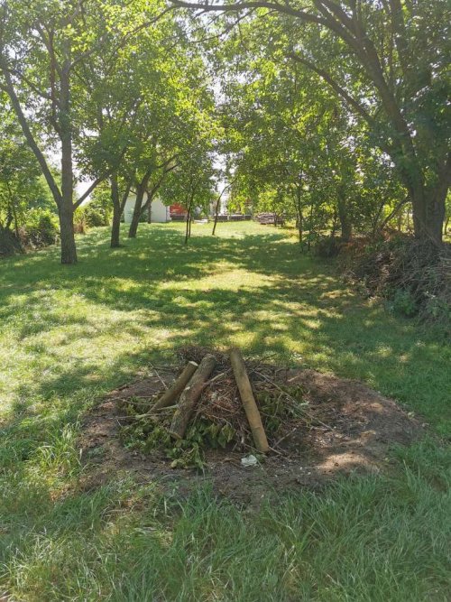 (AAA) Entzückendes Haus Nähe Österreich mit großem Garten, Brunnen &amp; Nebengebäuden (WH7617)