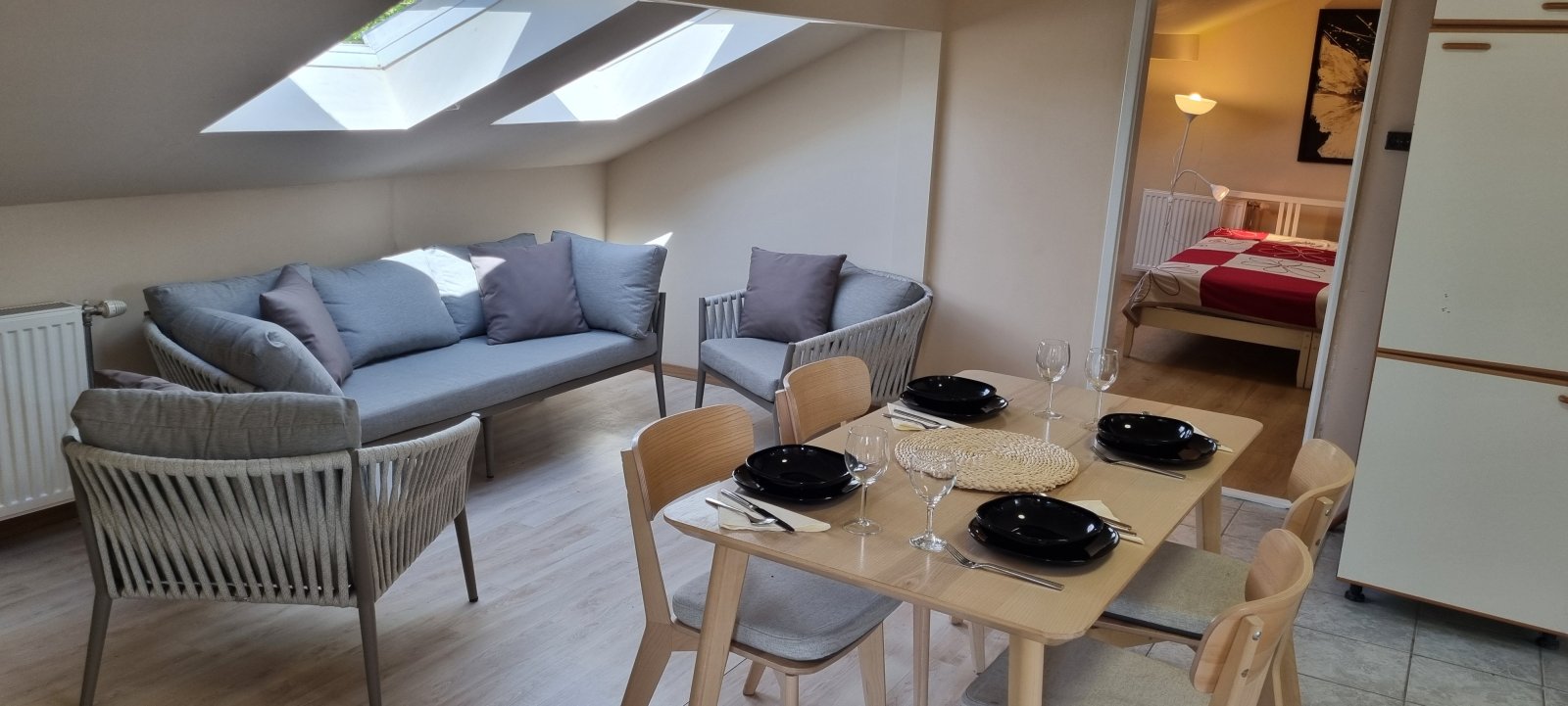 Zweifamilienhaus im schönsten Teil der Stadt, nur wenige Minuten vom Strand entfernt (KK040)