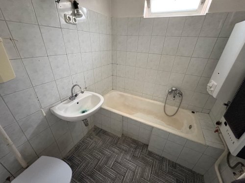 (ABB) Sanierungsbedürftige Wohnung im Stadtzentrum von Nagykanizsa (HIL05)