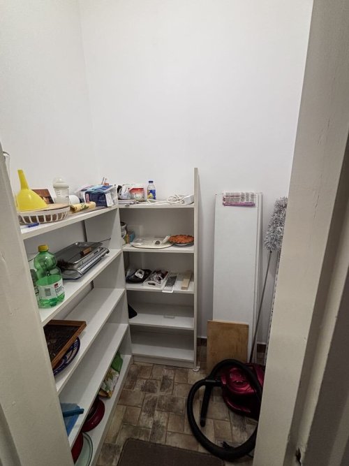 (BBB) Geräumige, helle und renovierte Maisonette-Wohnung (HIL06)