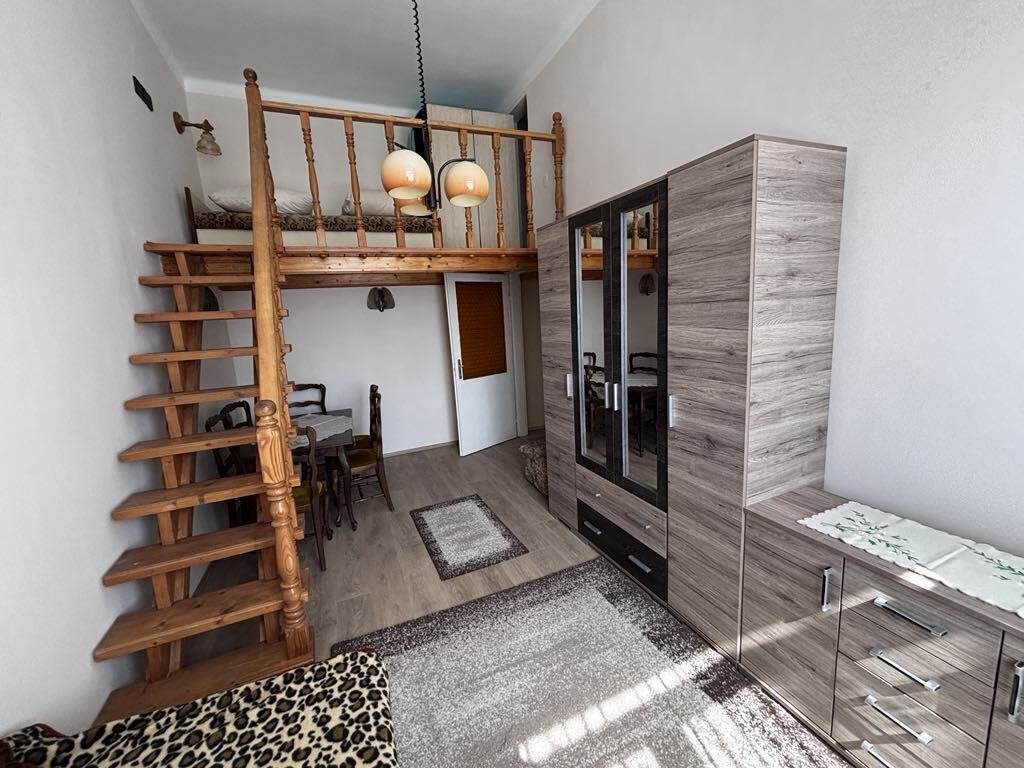 (BBB) Geräumige, helle und renovierte Maisonette-Wohnung