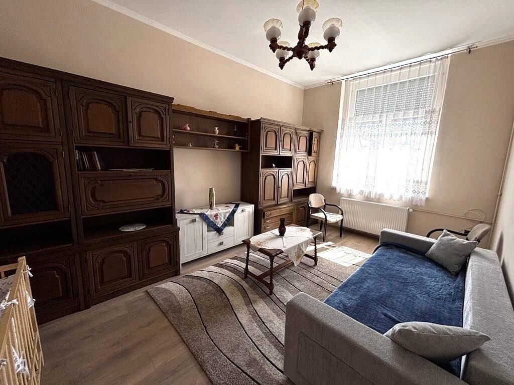 (BBB) Geräumige, helle und renovierte Maisonette-Wohnung