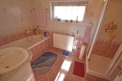 (AAA) Renoviertes Haus in ruhigem Dorf zu verkaufen (FER2602-2)