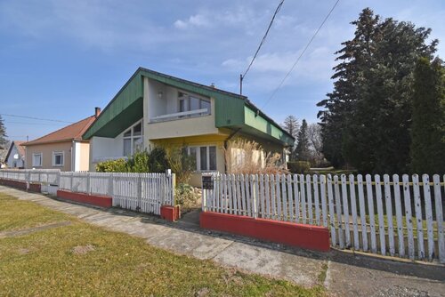 (AAA) Renoviertes Haus in ruhigem Dorf zu verkaufen (FER2602-2)