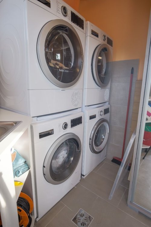 (AAA) Luxuriöses Familienhaus in unmittelbarer Nähe des Balaton-Ufers, auch als Apartmenthaus nutzbar (KK043)