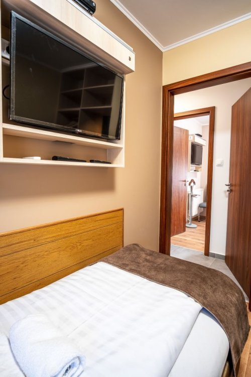 (AAA) Luxuriöses Familienhaus in unmittelbarer Nähe des Balaton-Ufers, auch als Apartmenthaus nutzbar (KK043)