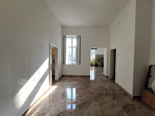 (AAA) Mehrgenerationenhaus mit schönem Grundstück (SIK06)