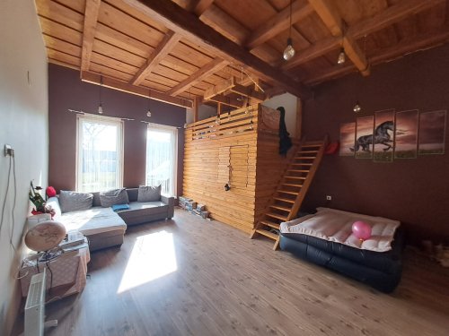 (AAA) Mehrgenerationenhaus mit schönem Grundstück (SIK06)
