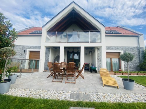 (AAA) Wunderschönes Landhaus / Apartmenthaus mit Panoramablick auf den Balaton (IN9276)