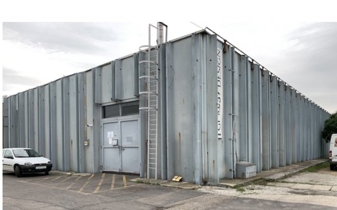 A site complex with unique features
