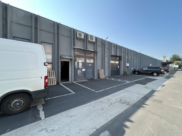A site complex with unique features