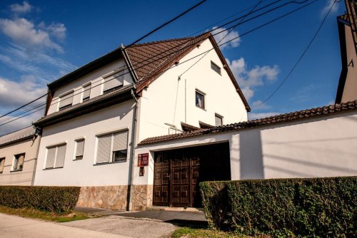 (AAA) Großzügiges Zweifamilienhaus in guter Wohngegend (HIL12)