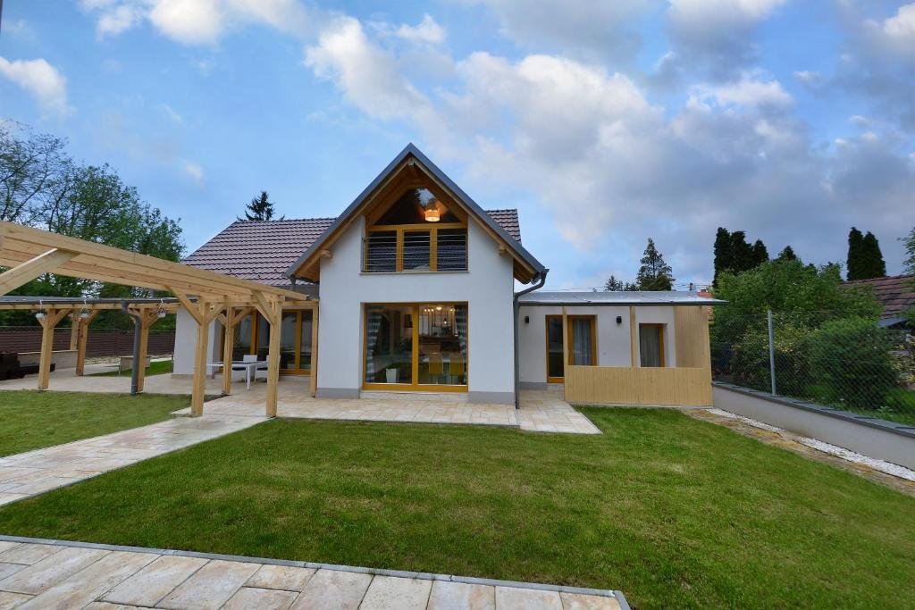 (AAA) Luxus szemináriumi vagy családi ház wellness oázissal Ausztria közelében
