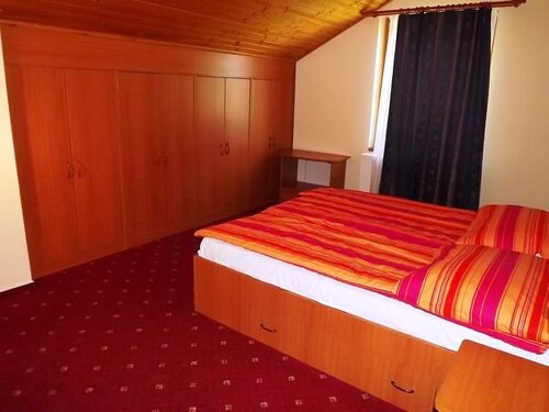 (ACA) 2 Hotels mit Konferenzsaal, Reithalle, Thermalbrunnen und vielen weiteren Extras (FER2207-2)