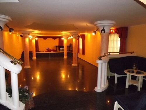 (ACA) 2 Hotels mit Konferenzsaal, Reithalle, Thermalbrunnen und vielen weiteren Extras (FER2207-2)