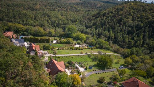 (BAA) Familienhaus mit fantastischem Grundstück und Panoramablick (33502-3)