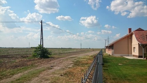 (ABA) Tanya für Tierhaltung inkl. 3 Studio-Apartments (FB0101)