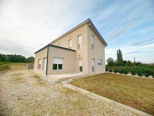 (AAA) Modernes Smart-Home mit Panoramablick auf den Balaton (BI25195)