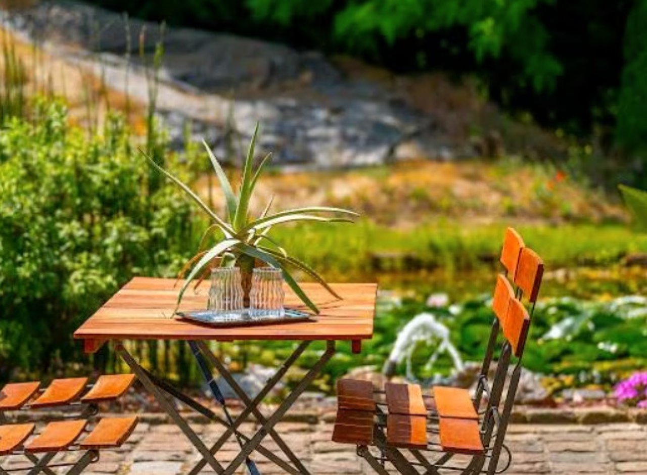 (AAA) Komfortable Insel der Stille und Ruhe mit großem Grundstück (ROG16)