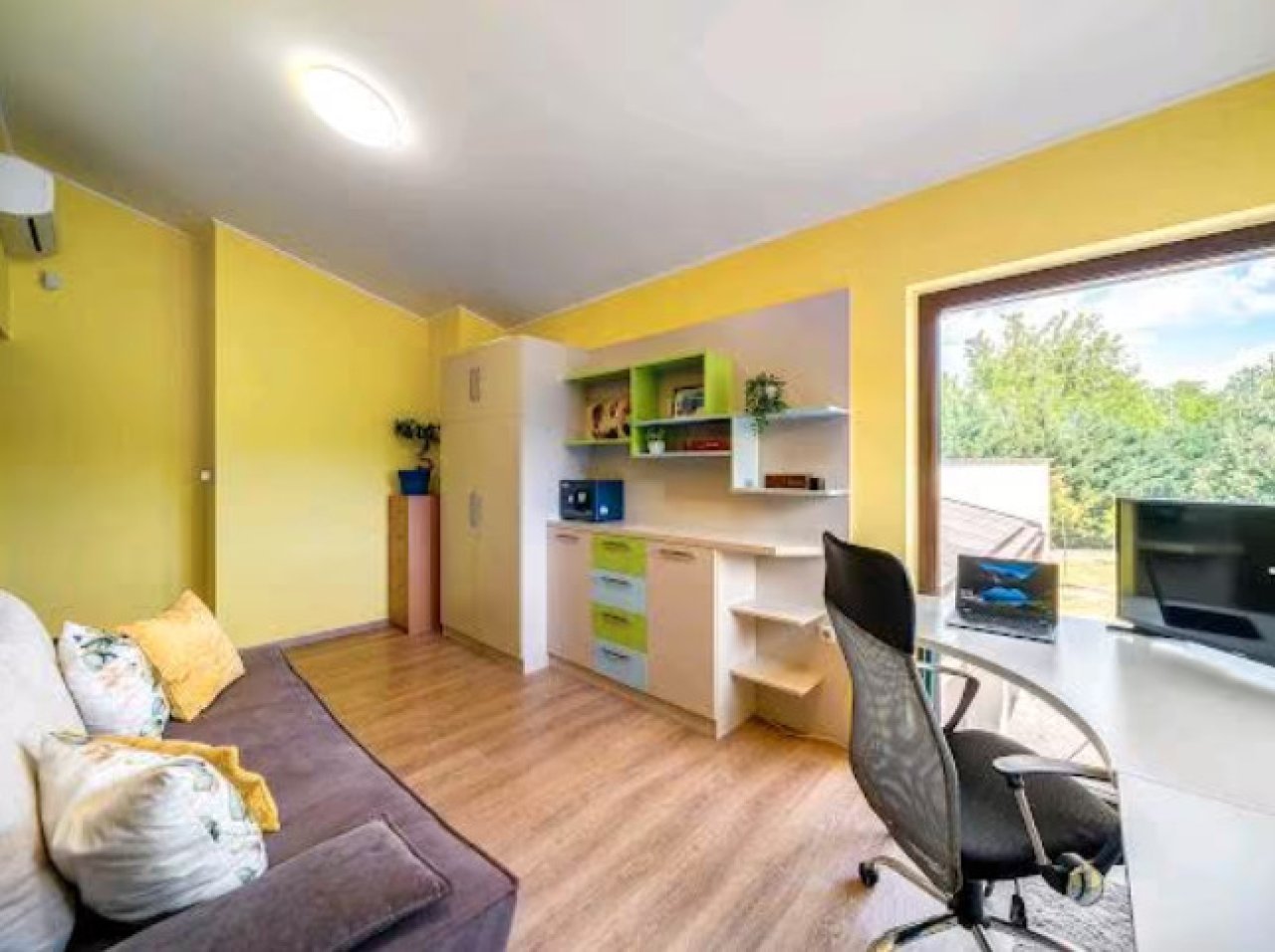 (AAA) Komfortable Insel der Stille und Ruhe mit großem Grundstück (ROG16)