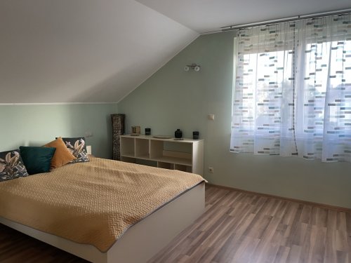 (AAA) Luxushaus für zwei Generationen am Balaton (KE07)