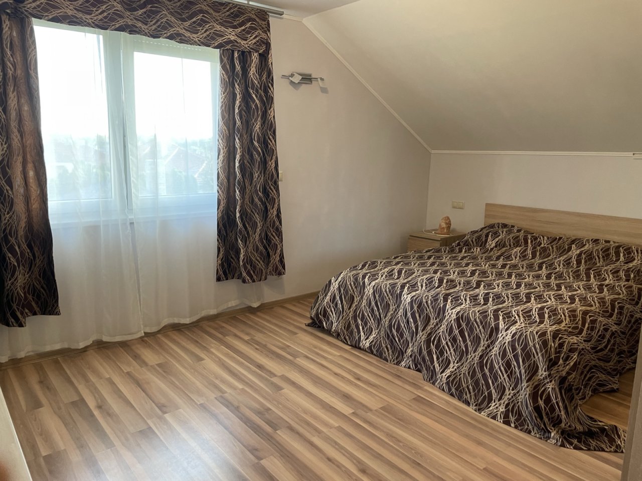 (AAA) Luxushaus für zwei Generationen am Balaton (KE07)