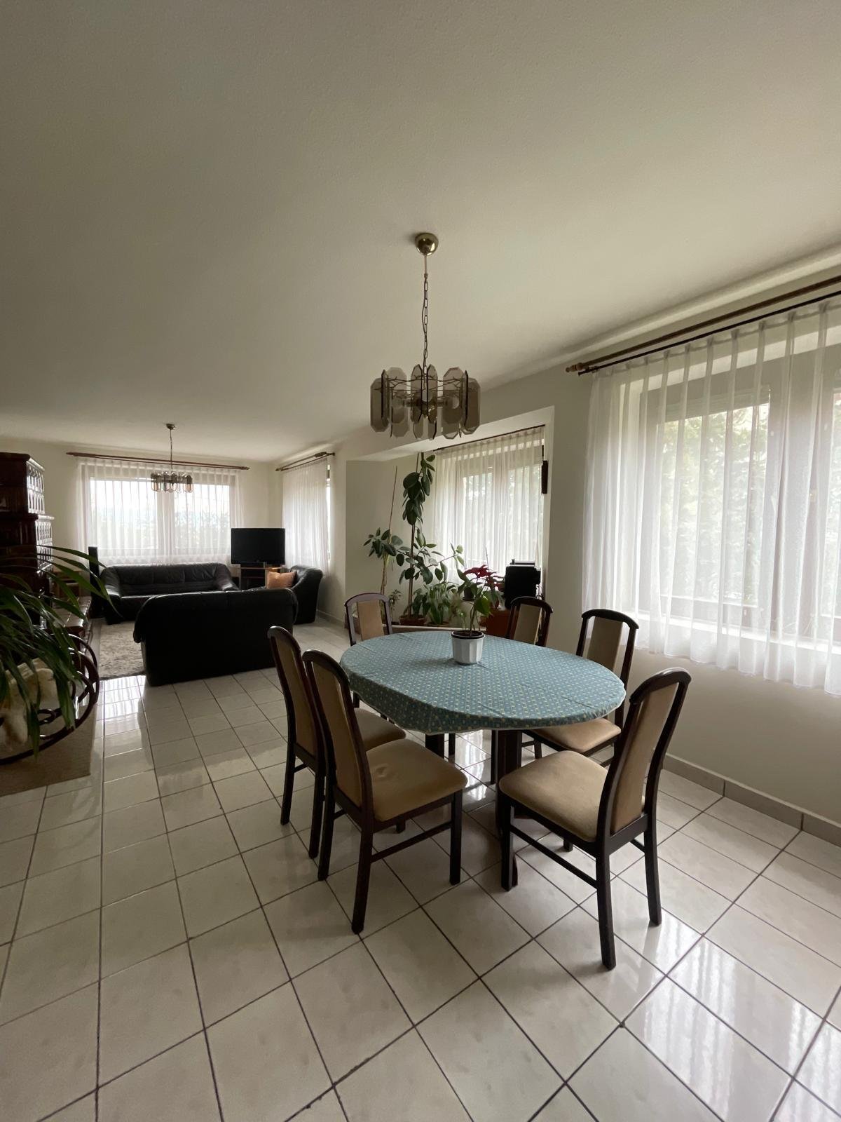 (ABA) Familienhaus für drei Generationen mit Panoramablick (BI6054)