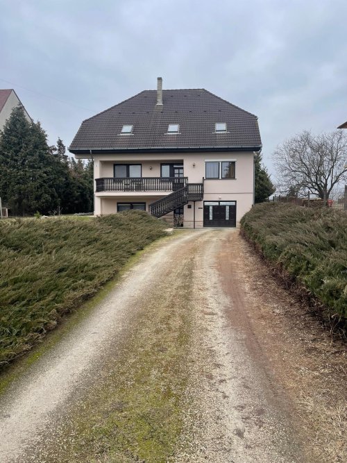 (ABA) Familienhaus für drei Generationen mit Panoramablick (BI6054)