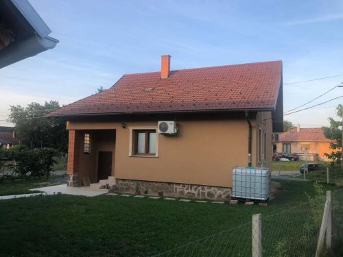 (AAA) Renoviertes Haus an der österreichisch-ungarischen Grenze im Nationalpark (RV0112)